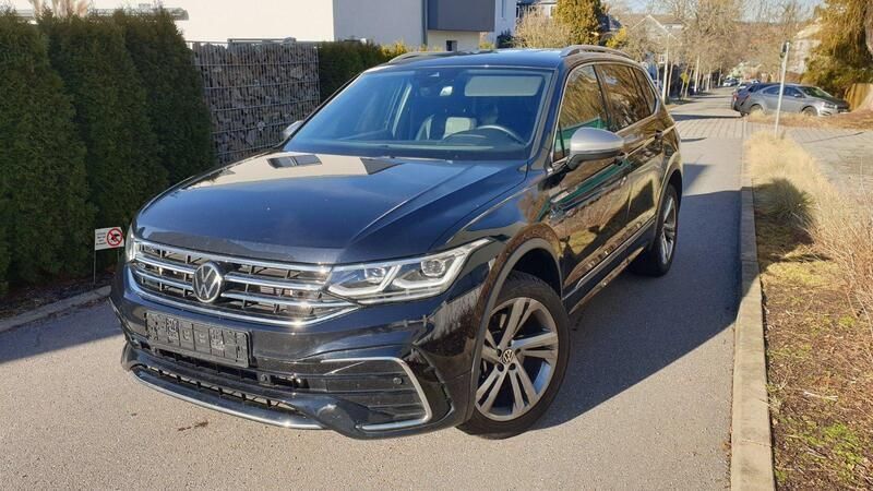 Schwarz Gebraucht 2023 VW Tiguan Allspace R-line SUV | 42.999 € (Fairer Preis) - Bild 1/4