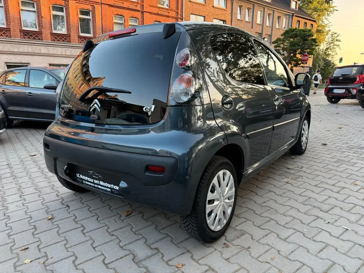Gebraucht Citroën C1 SELECTION 68 PS (50 kW) 2014 Grau Kleinwagen