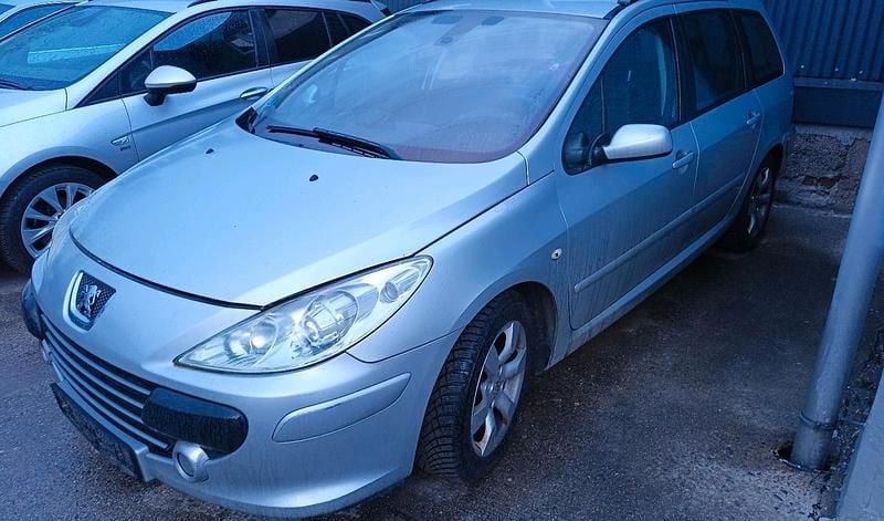 Gebraucht Peugeot 307 109 PS (80 kW) 2008 Silber Kombi
