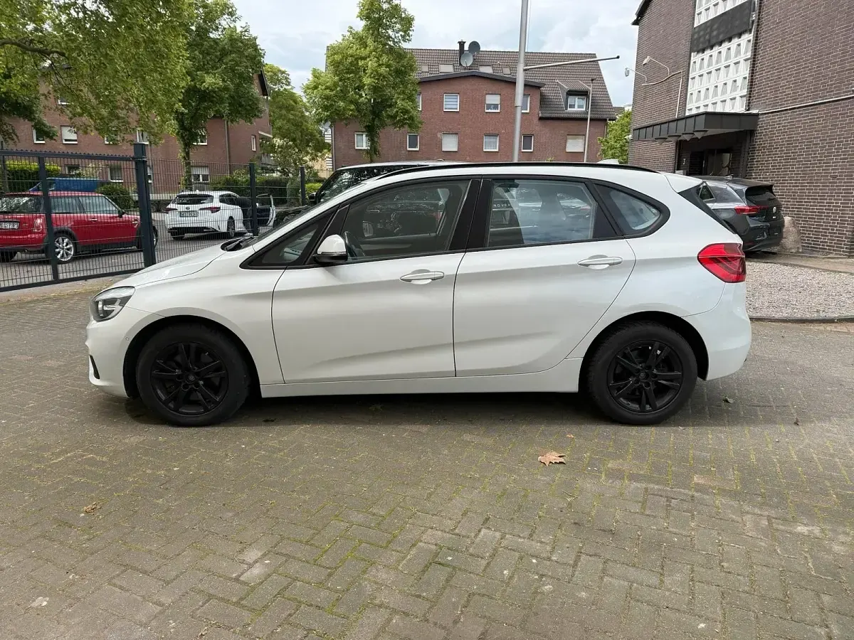 Gebraucht BMW 220 Sport Line 190 PS (139 kW) 2016 Weiß Kombi