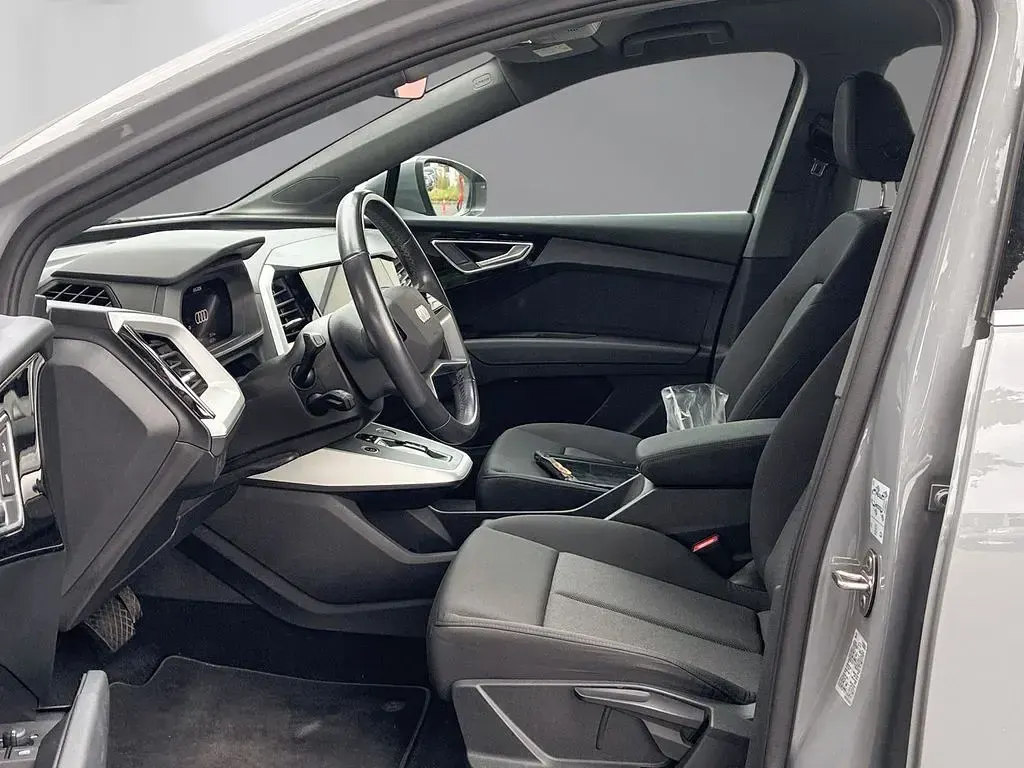 Gebraucht Audi Q4 e-tron 125 kW (170 PS) 2023 Kieselgrau SUV