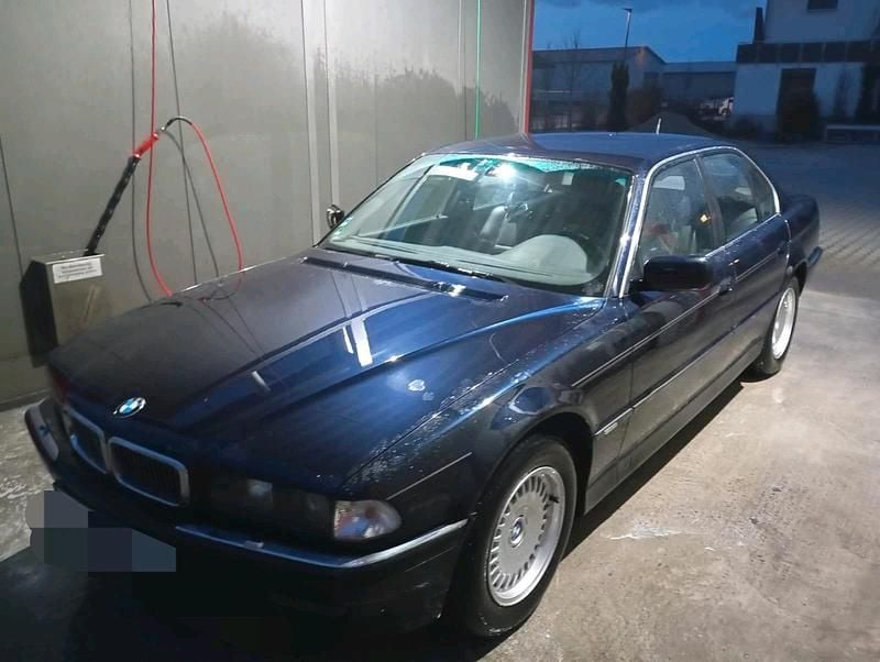 Gebraucht BMW 735 235 PS (172 kW) 1997 Blau Limousine