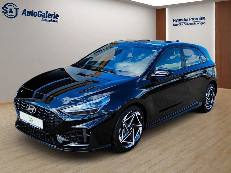 Schwarz Neu 2025 Hyundai i30 N Line Limousine | 31.990 € (Teuer) - Bild 1/4