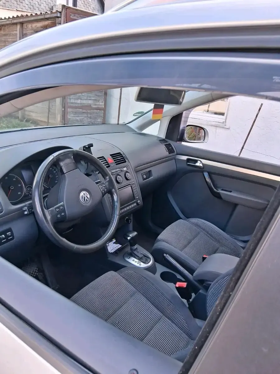 Gebraucht VW Touran 150 PS (110 kW) 2005 Silber Van / Kleinbus