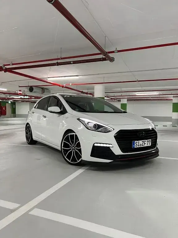 Gebraucht Hyundai i30 Turbo 186 PS (136 kW) 2016 Weiß Limousine