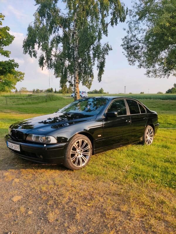 Schwarz Gebraucht 2001 BMW 530 Limousine | 5.500 € (Guter Preis) - Bild 1/4