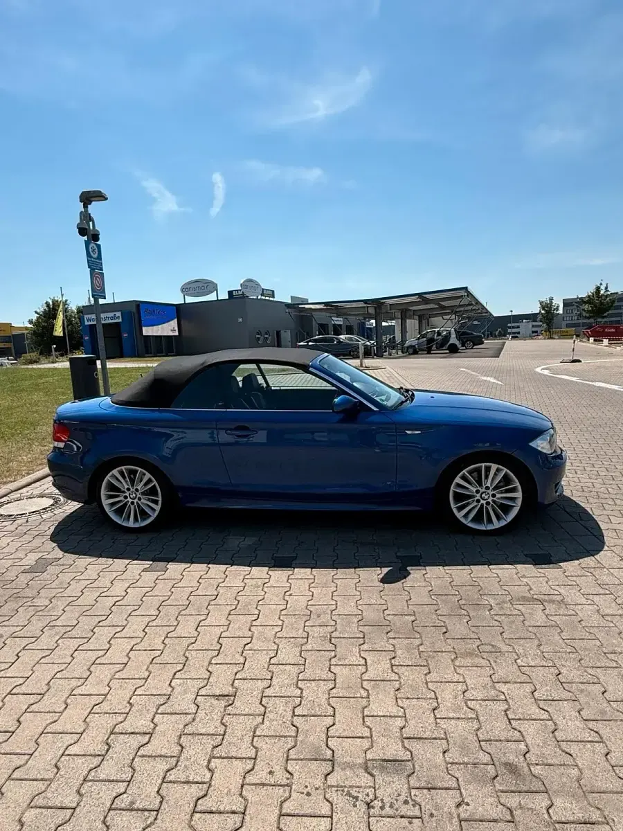 Gebraucht BMW 123 Cabriolet 204 PS (150 kW) 2009 Blau Cabrio