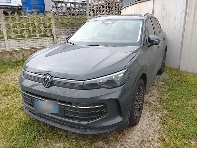 Gebraucht VW Tiguan Edition 193 PS (141 kW) 2024 SUV
