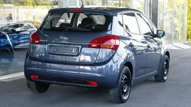 Gebraucht Kia Venga Spirit 125 PS (91 kW) 2015 (d7u) planetenblau met Kleinwagen