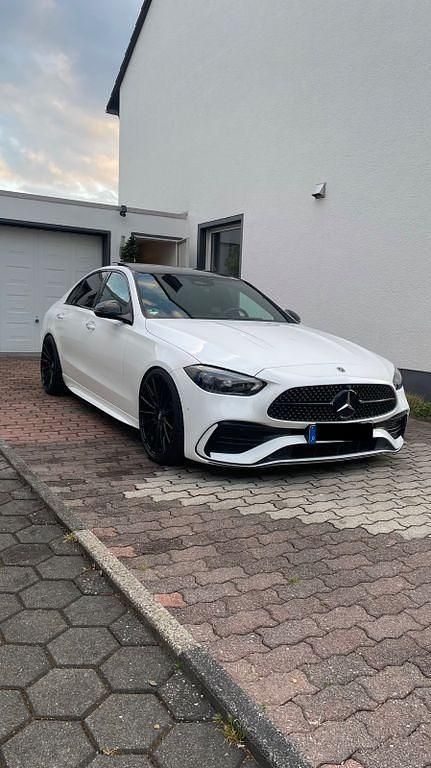 Gebraucht Mercedes C300 AMG 258 PS (189 kW) 2023 Weiß Limousine