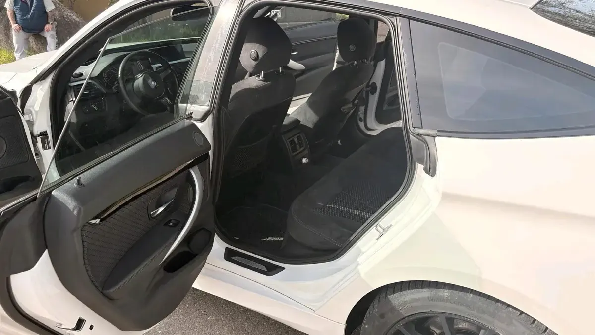 Gebraucht BMW 330 258 PS (189 kW) 2015 Weiß Limousine