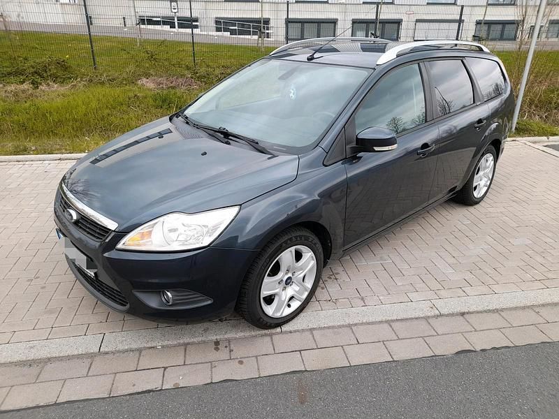 Gebraucht Ford Focus 101 PS (74 kW) 2009 Grau Kombi