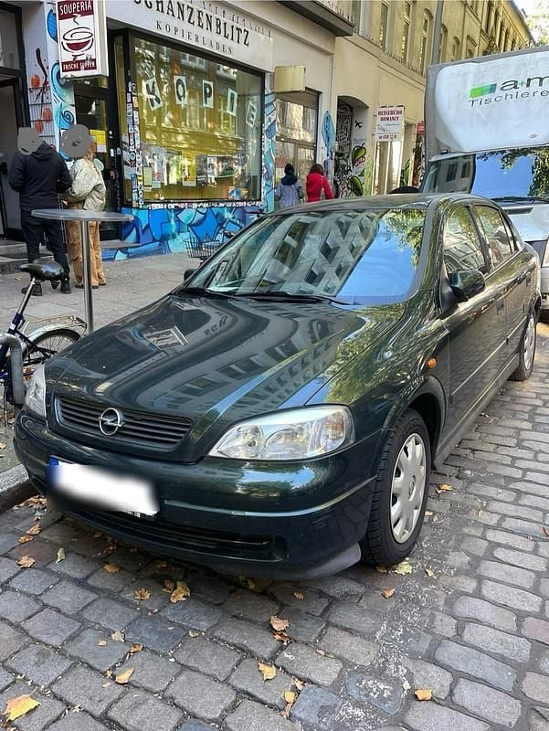 Grün Gebraucht 1998 Opel Astra Limousine | 900 € (Guter Preis) - Bild 1/4