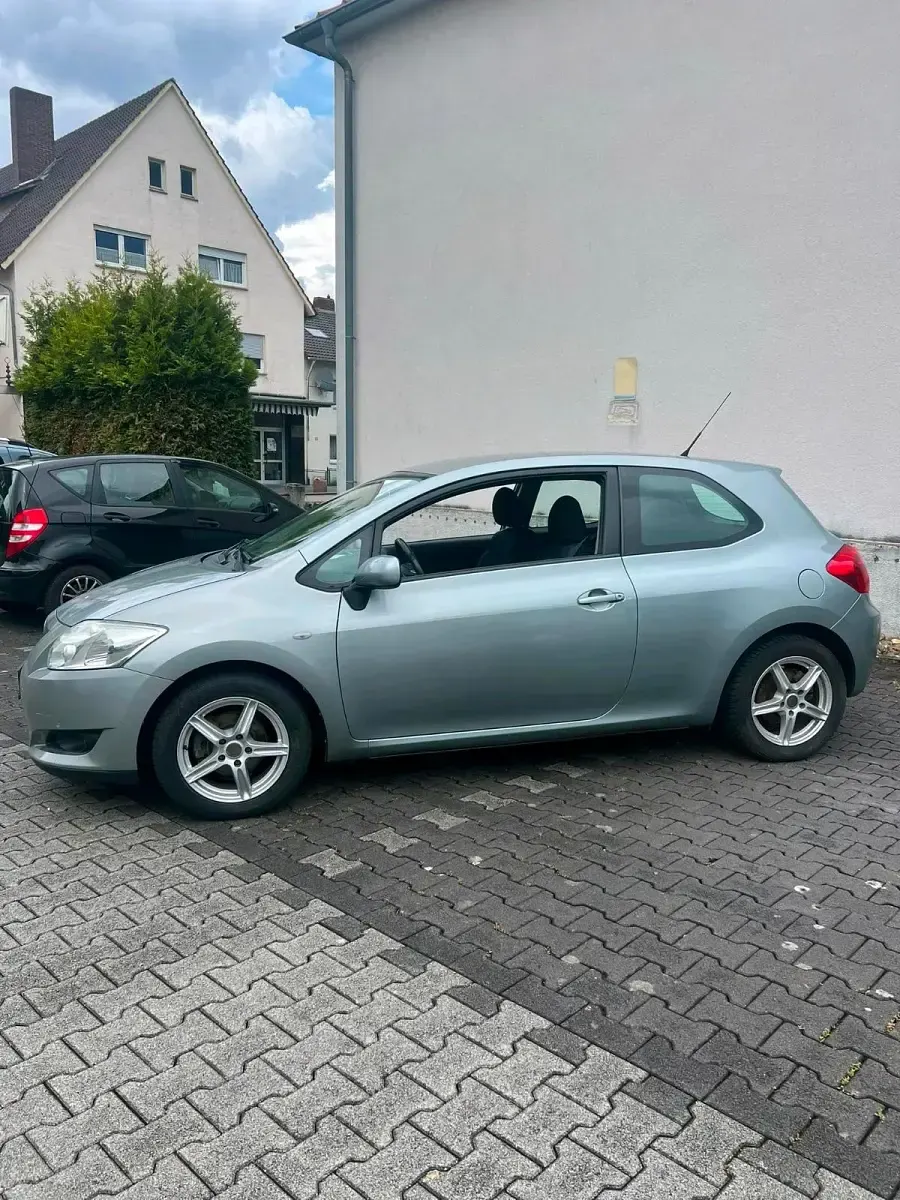 Gebraucht Toyota Auris 125 PS (91 kW) 2009 Grau Kleinwagen