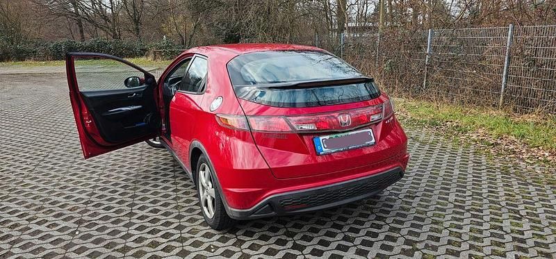 Gebraucht Honda Civic 99 PS (72 kW) 2008 Rot Limousine