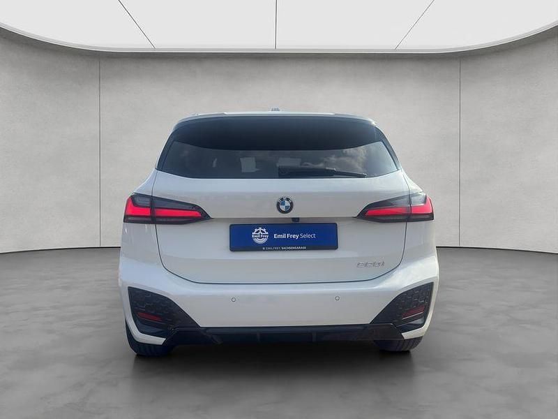 Gebraucht BMW 220 Active Tourer Performance 156 PS (114 kW) 2023 Weiß Van / Kleinbus