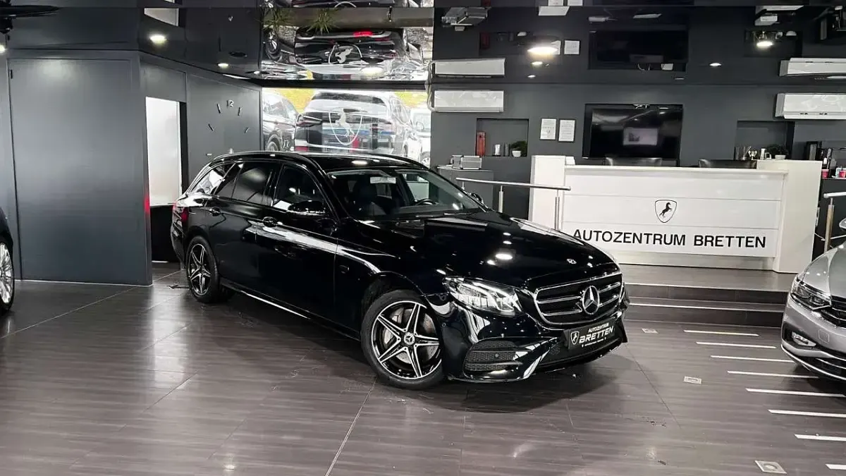 Gebraucht Mercedes E300 AMG 306 PS (225 kW) 2020 Schwarz Limousine