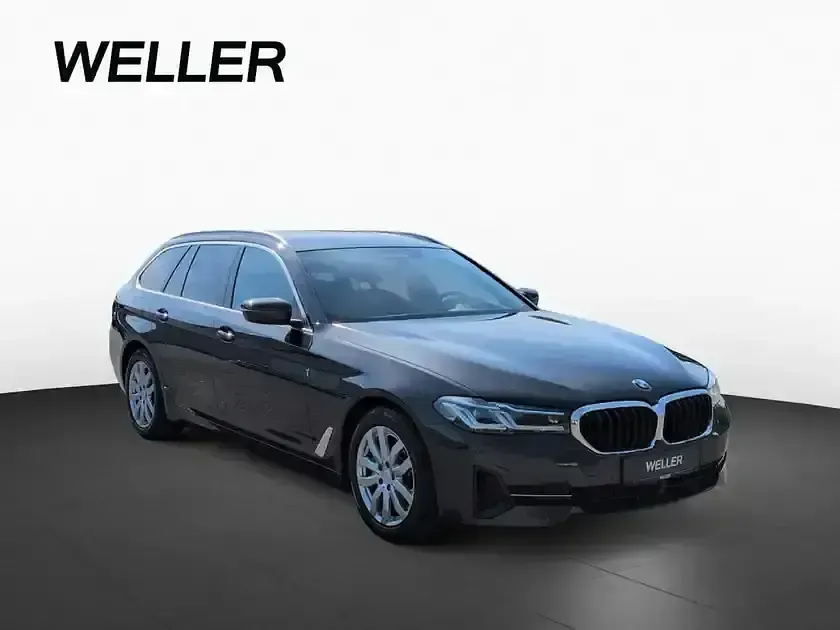 Gebraucht BMW 530 Sport Line 286 PS (210 kW) 2023 Sophistograu metallic (grau) Kombi
