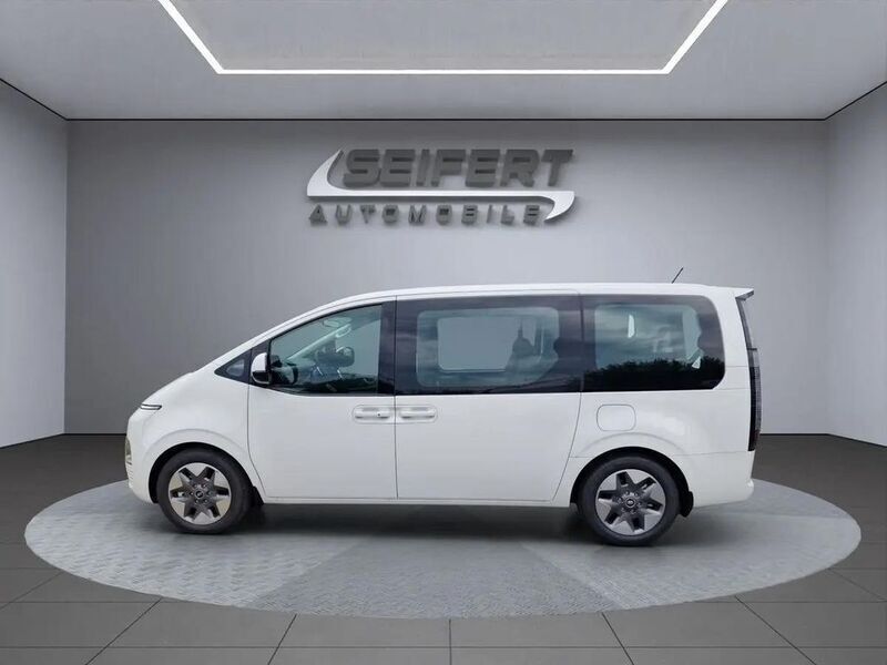 Gebraucht Hyundai Staria Trend 224 PS (164 kW) 2024 Creamy white Van / Kleinbus