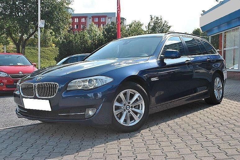 Gebraucht BMW 520 Sport Line 184 PS (135 kW) 2013 Blau Kombi