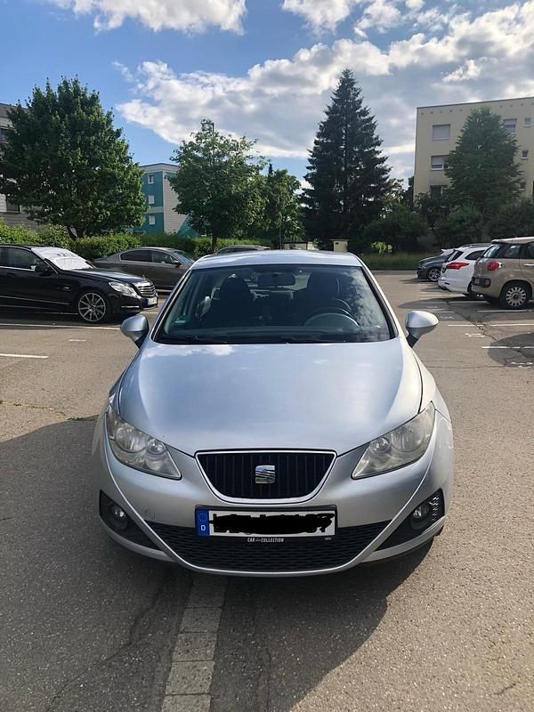 Silber Gebraucht 2011 Seat Ibiza Style Limousine | 4.300 € (Fairer Preis) - Bild 1/4