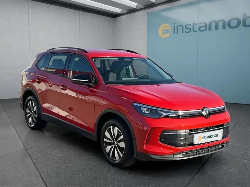Gebraucht VW Tiguan 131 PS (96 kW) 2024 Rot SUV