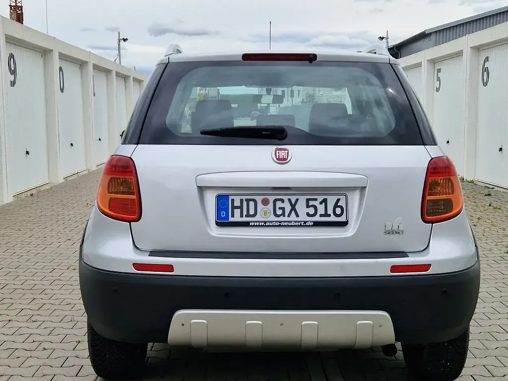 Gebraucht Fiat Sedici 135 PS (99 kW) 2013 Grau SUV