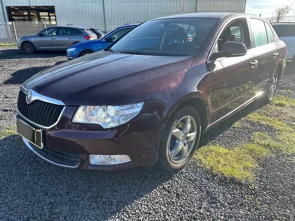 Gebraucht Skoda Superb Comfort 160 PS (117 kW) 2009 Rot Limousine