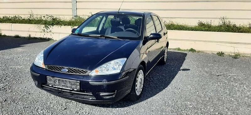 Second-hand Ford Focus 101 CP (74 kW) 2004 Albastru Berlinǎ