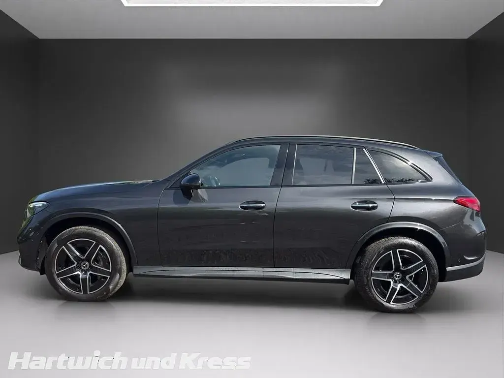 Gebraucht Mercedes GLC220 AMG line 197 PS (144 kW) 2024 Lack graphitgrau SUV