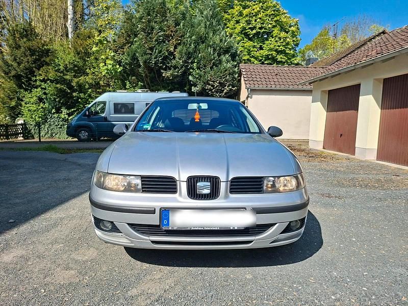 Usata Seat Leon 105 CV (77 kW) 2003 Argento Utilitaria