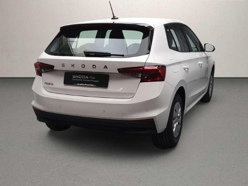 Neu Skoda Fabia Essence 95 PS (69 kW) 2025 Candyweiss Kleinwagen