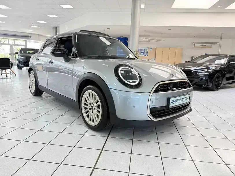 Gebraucht Mini Cooper S Favoured 204 PS (150 kW) 2025 Melting silver iii Kleinwagen