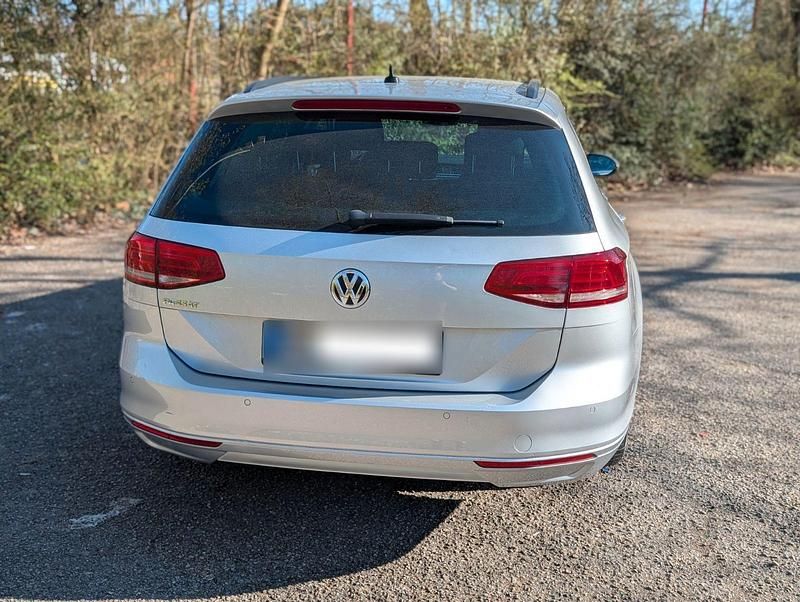 Gebraucht VW Passat Comfortline 150 PS (110 kW) 2015 Grau Kombi