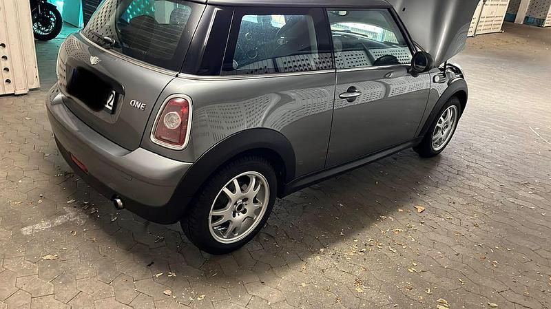 Gebraucht Mini ONE 75 PS (55 kW) 2010 Grau Kleinwagen