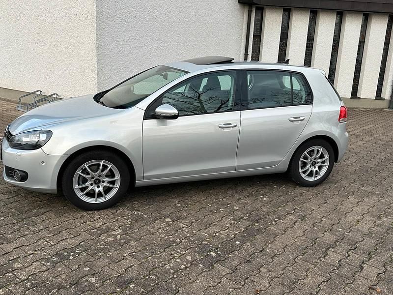 Grau Gebraucht 2009 VW Golf Limousine | 4.200 € (Fairer Preis) - Bild 1/4