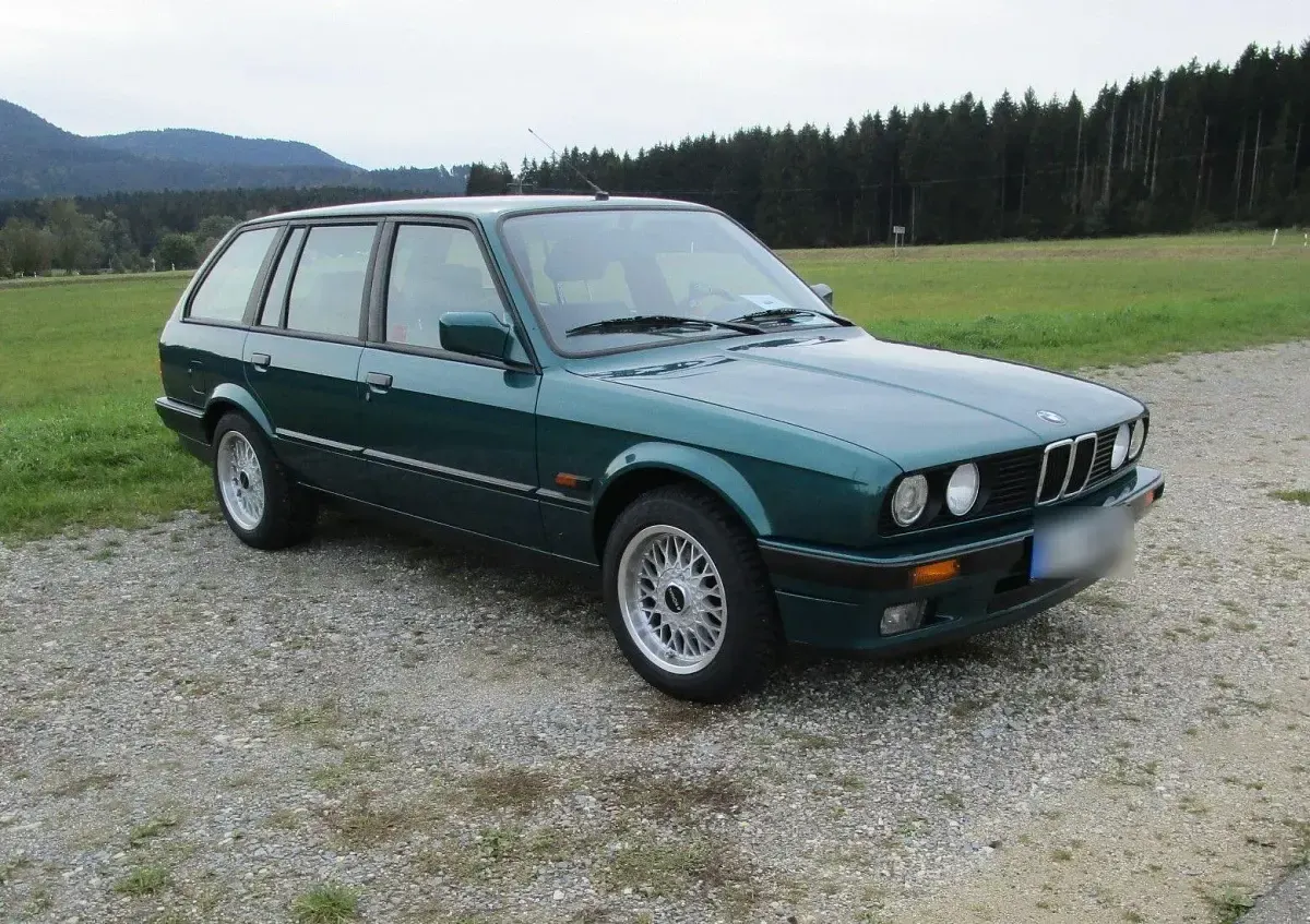 Gebraucht BMW 318 113 PS (83 kW) 1993 Grün Kombi