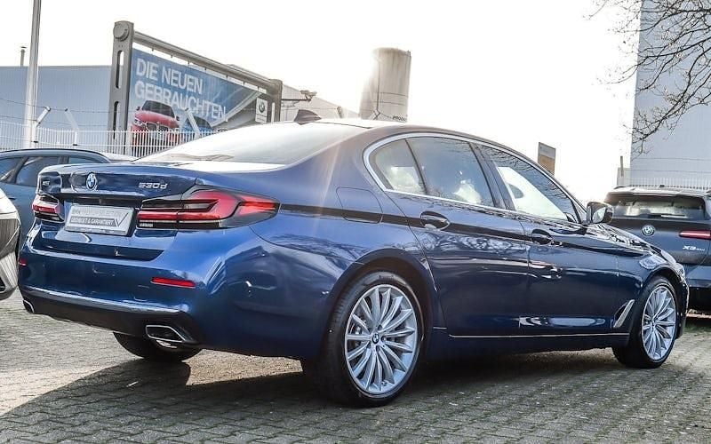 Gebraucht BMW 530 Luxury Line 286 PS (210 kW) 2022 Phytonicblau Limousine