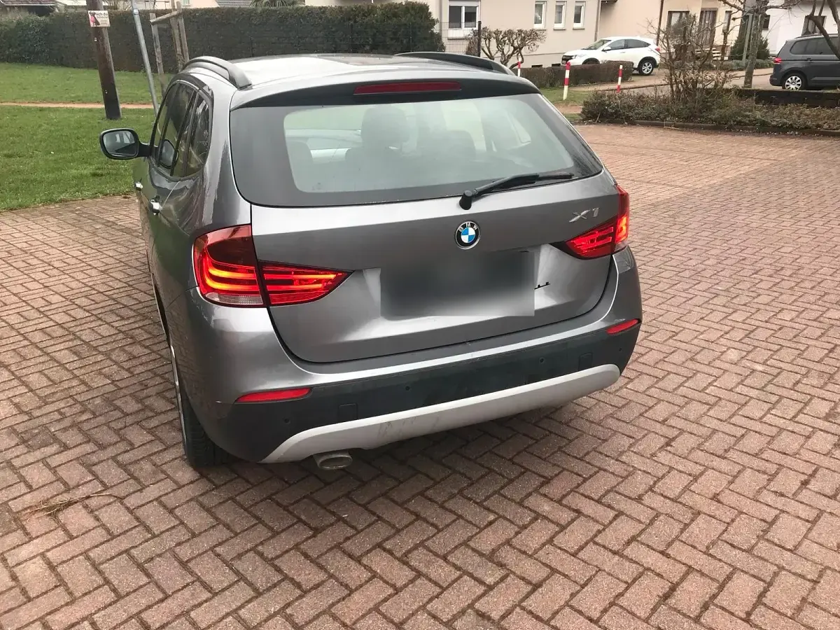 Gebraucht BMW X1 143 PS (105 kW) 2012 Grau SUV