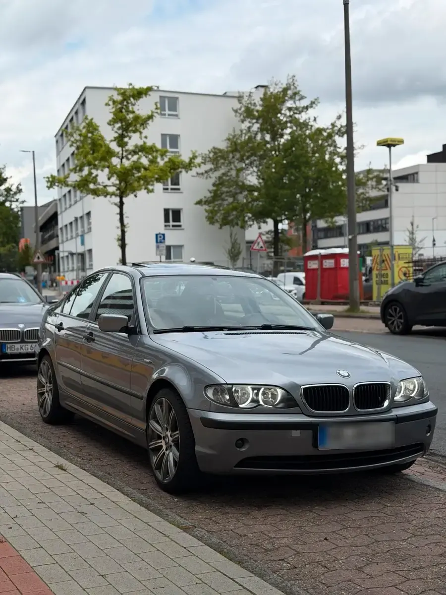 Gebraucht BMW 320 150 PS (110 kW) 2005 Grau Limousine