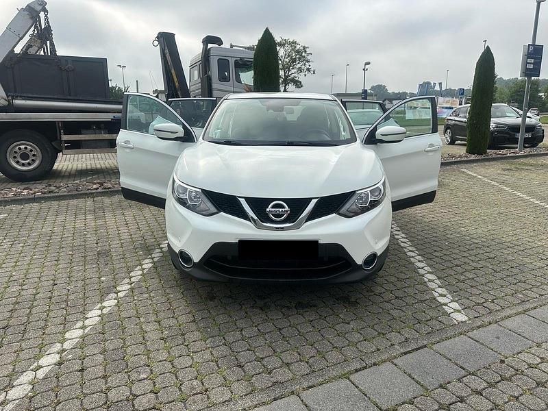 Weiß Gebraucht 2017 Nissan Qashqai SUV | 13.490 € (Guter Preis) - Bild 1/4