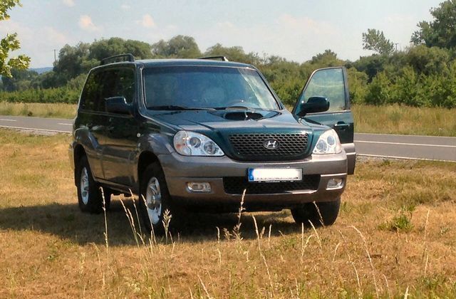 Grün metallic Gebraucht 2007 Hyundai Terracan SUV | 6.900 € - Bild 1/3
