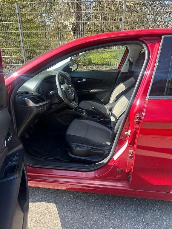 Gebraucht Fiat Tipo Lounge 95 PS (69 kW) 2016 Rot Limousine