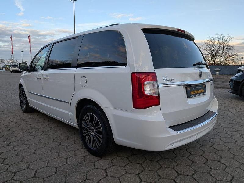 Gebraucht Lancia Voyager S 177 PS (130 kW) 2015 Weiß Van / Kleinbus