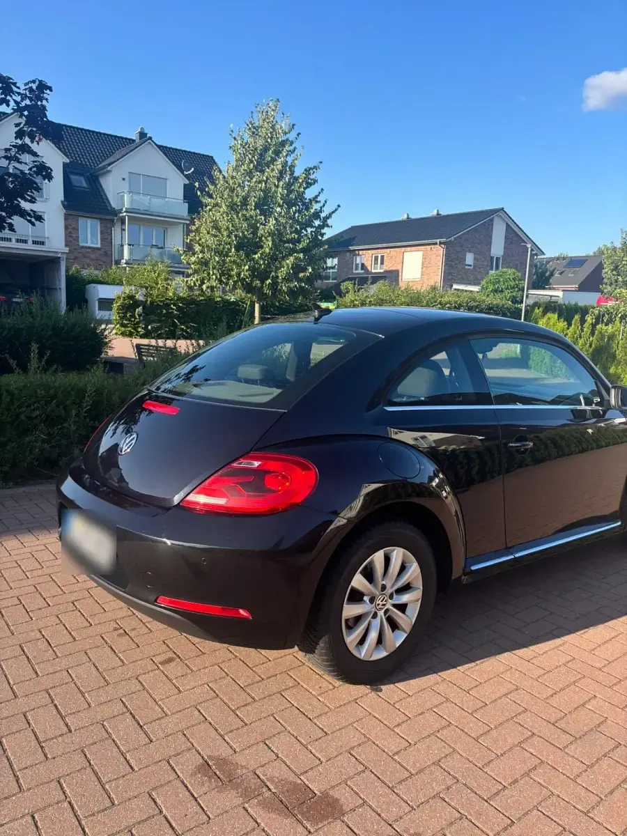 Gebraucht VW Beetle 105 PS (77 kW) 2012 Schwarz Kleinwagen