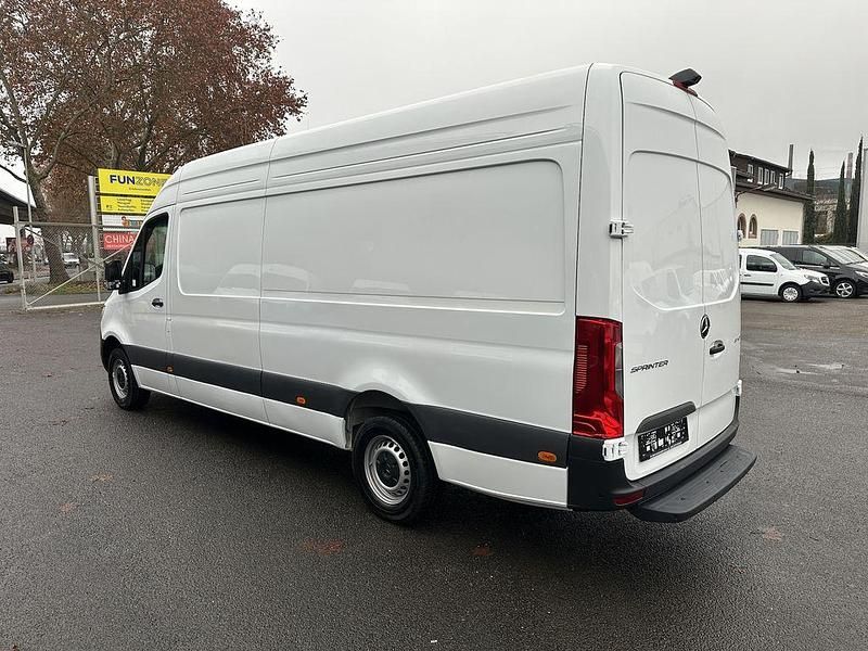 Gebraucht Mercedes Sprinter 170 PS (125 kW) 2024 Arktikweiss Van