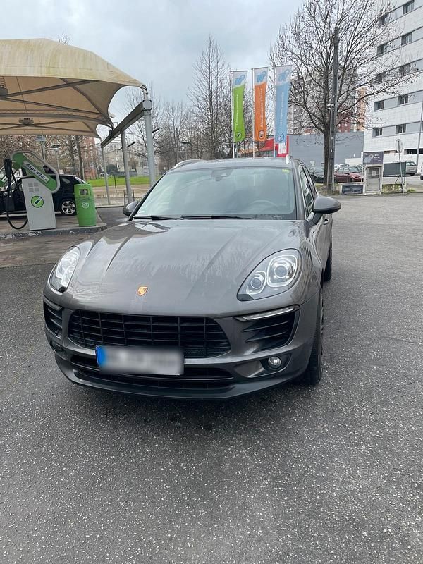Grau Gebraucht 2015 Porsche Macan SUV | 31.000 € (Fairer Preis) - Bild 1/4