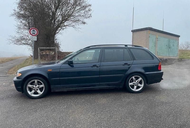 Gebraucht BMW 318 116 PS (85 kW) 2005 Blau Kombi