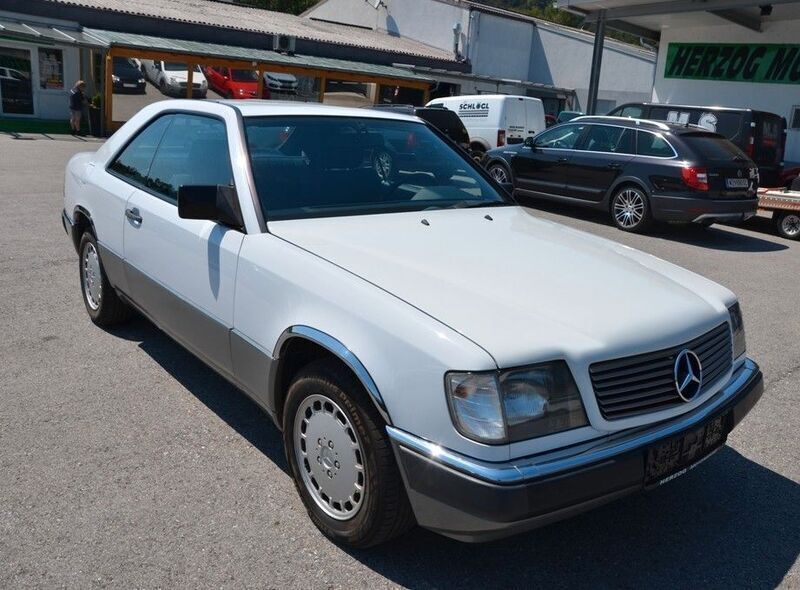 Second-hand Mercedes E230 132 CP (97 kW) 1987 Alb