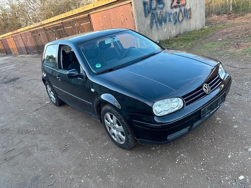 Gebraucht VW Golf IV 75 PS (55 kW) 2003 Schwarz Kleinwagen